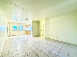 504 Campbell Ln, Unit 6 in Denton, TX - Building Photo - Building Photo