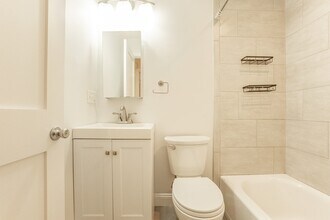 375 Dorchester St, Unit 1 in Boston, MA - Building Photo - Building Photo