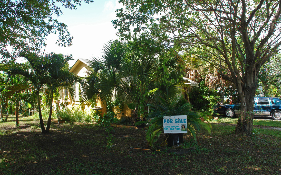 2000 Madison St in Hollywood, FL - Foto de edificio