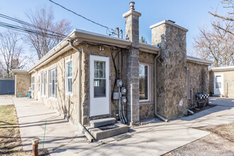 7200 Whitmore Lake Rd in Whitmore Lake, MI - Building Photo - Building Photo