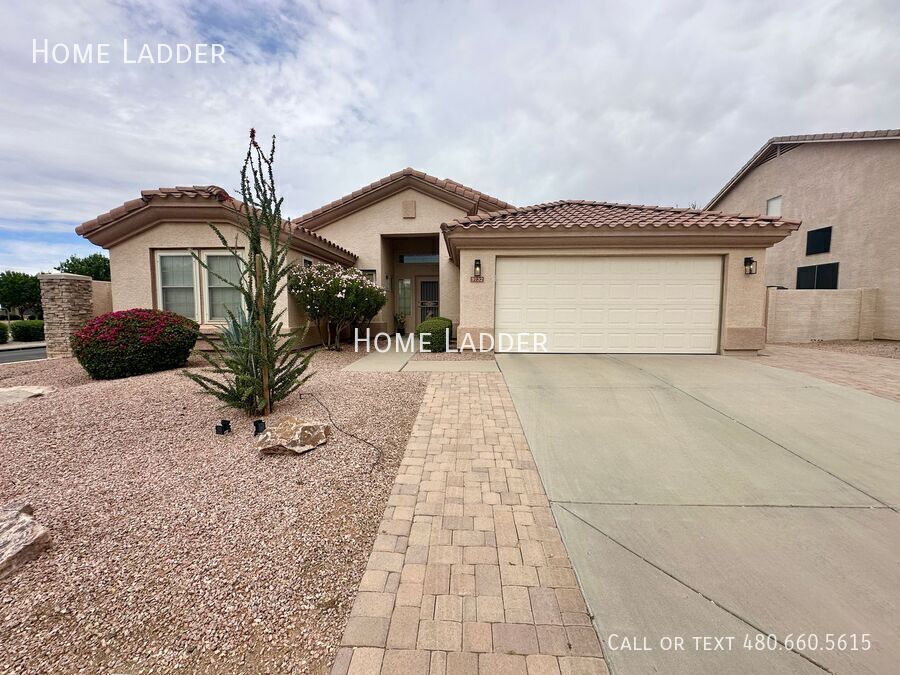 9732 E Kiowa Ave in Mesa, AZ - Building Photo