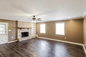 411 Wayne St in Clinton, MS - Building Photo - Building Photo