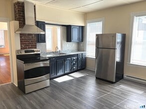 137 Clifton St in Wallingford, CT - Foto de edificio - Building Photo