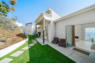 20782 Rockpoint Way in Malibu, CA - Building Photo - Building Photo