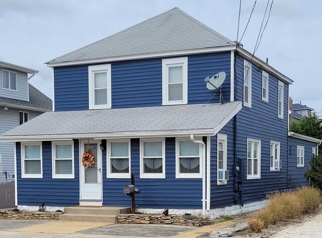 58 Farragut Ave, Unit B in Seaside Park, NJ - Foto de edificio - Building Photo