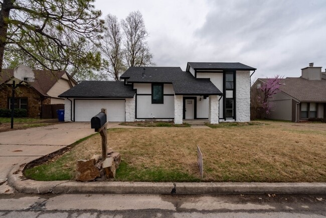 2608 W Fort Worth Pl