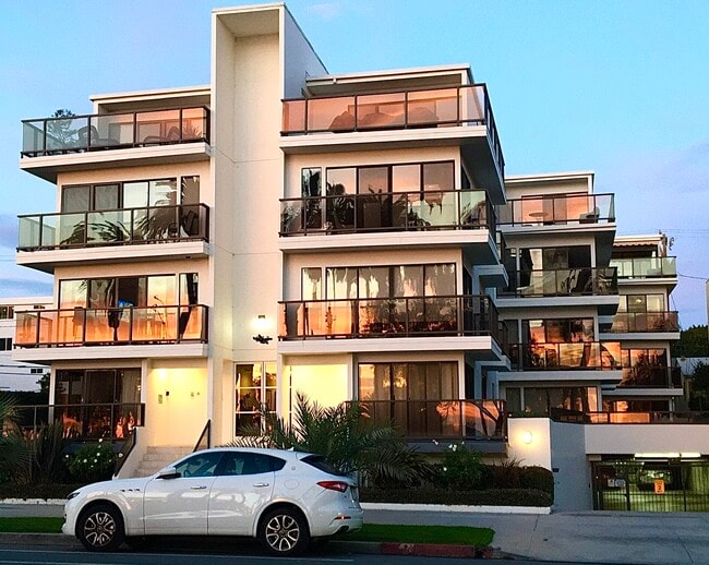 833 Ocean Ave, Unit 101 in Santa Monica, CA - Building Photo - Building Photo