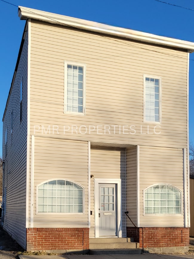 property at 1207 S 33rd St