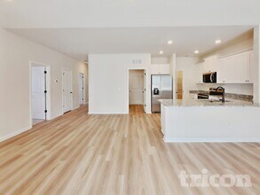 107 Neuse Holw Ct in Clayton, NC - Building Photo - Building Photo