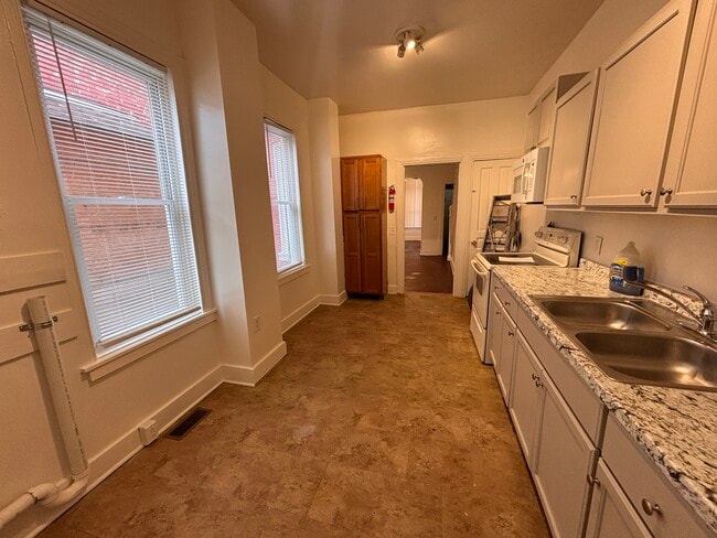 738 W Poplar St in York, PA - Building Photo - Building Photo