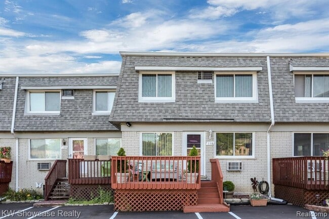 property at 118 Ladd Rd