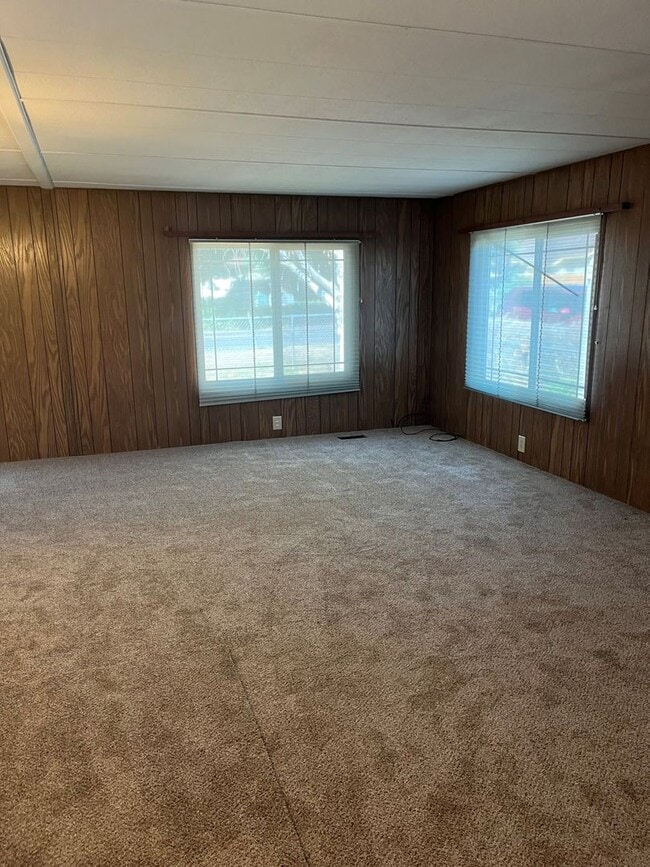 4014 Delaware Ave in Klamath Falls, OR - Building Photo - Building Photo