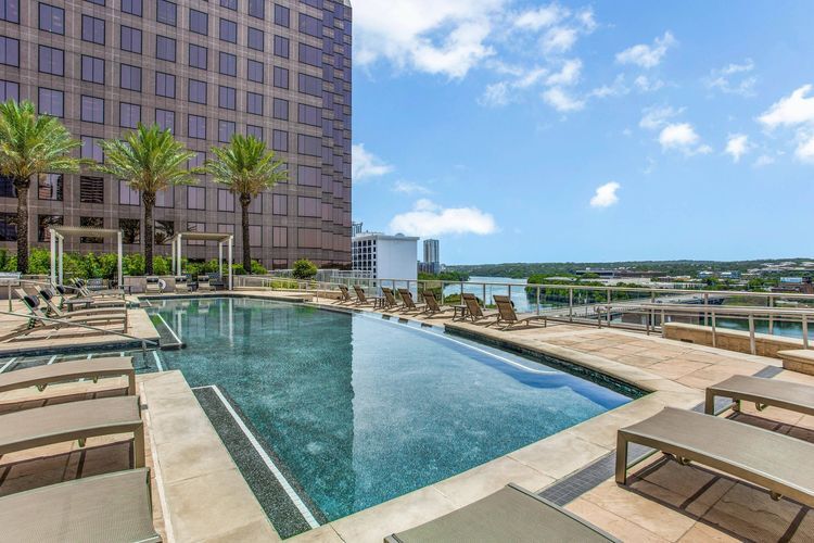 102 Colorado St in Austin, TX - Building Photo