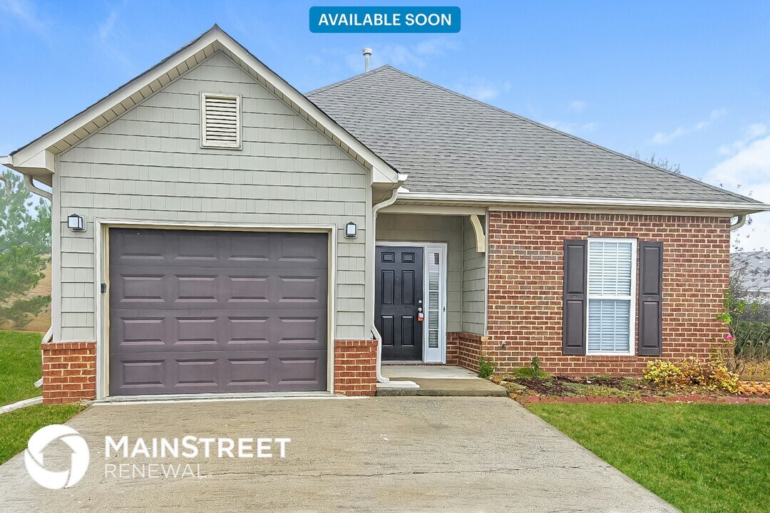 2048 Fairbank Cir in Chelsea, AL - Building Photo