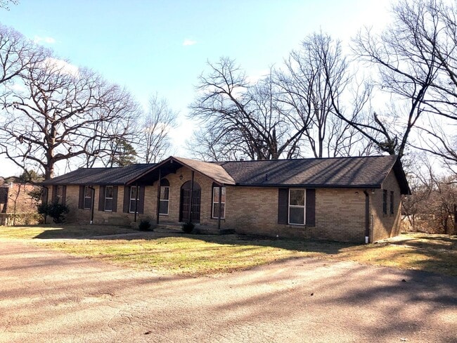 5815 Cloverland Dr in Brentwood, TN - Building Photo - Building Photo