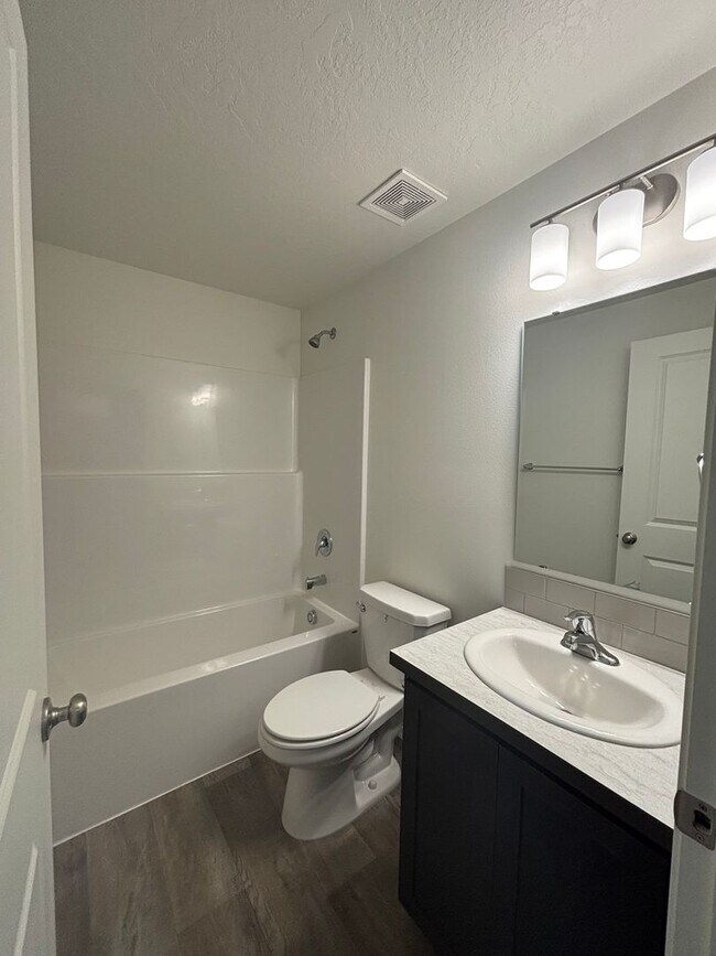 3680 S Roosevelt St in Kennewick, WA - Building Photo - Building Photo