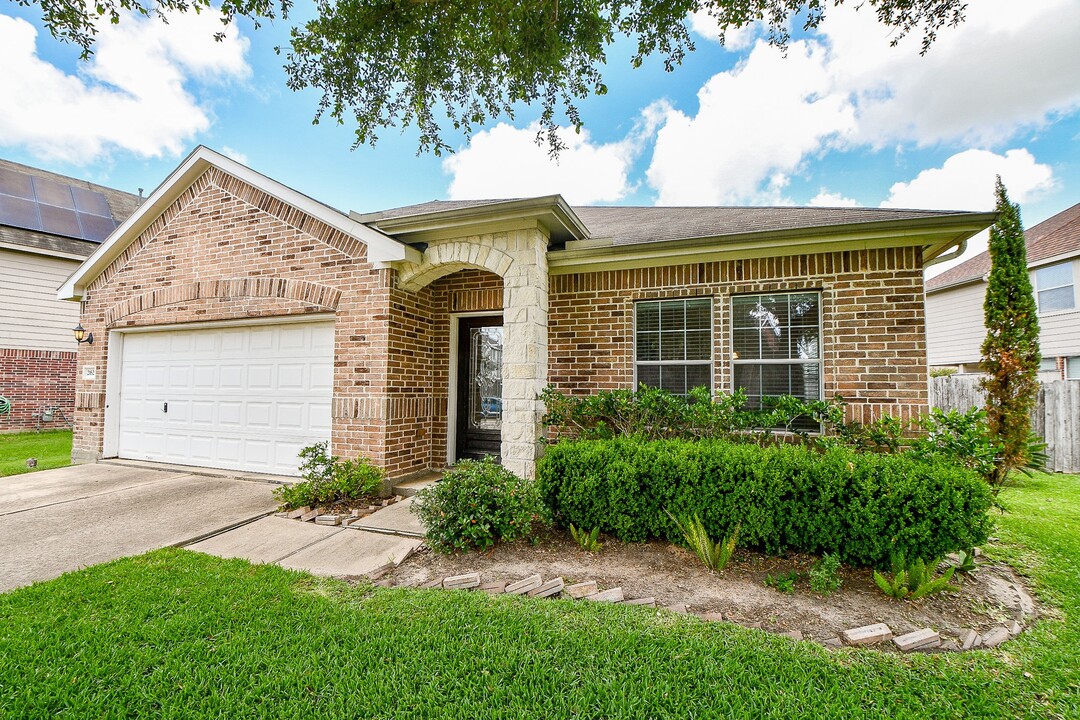 21622 Crest Peak Way in Katy, TX - Building Photo