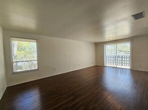 7602 W Powhatan Ave in Tampa, FL - Building Photo - Building Photo