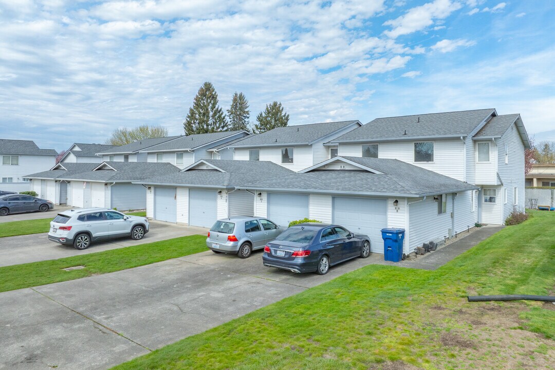 919 28th St NE in Auburn, WA - Building Photo
