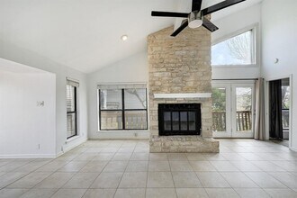 4407 Jessamine Hollow in Austin, TX - Foto de edificio - Building Photo