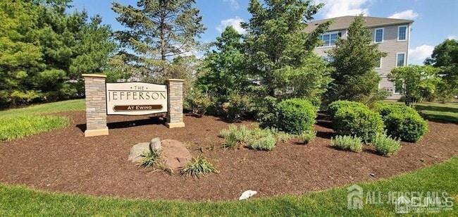 property at 725 Timberlake Dr