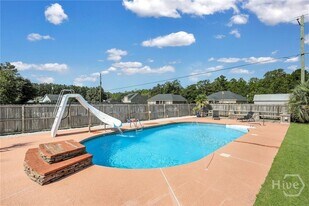 106 Laurel Ln in Guyton, GA - Building Photo