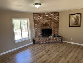 14738 Poplar St in Hesperia, CA - Building Photo - Building Photo