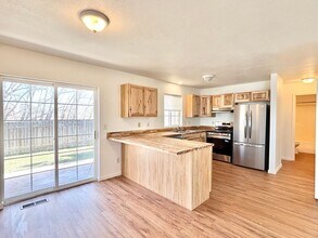 312 Golden Valley Dr in Bozeman, MT - Building Photo - Building Photo