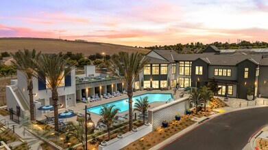 Stirling at Cota Vera in Chula Vista, CA - Foto de edificio - Building Photo