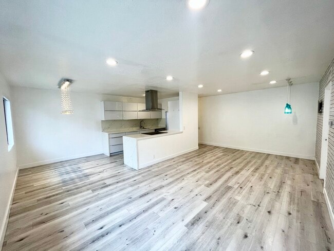 377 W California Ave, Unit 34 in Glendale, CA - Building Photo - Building Photo