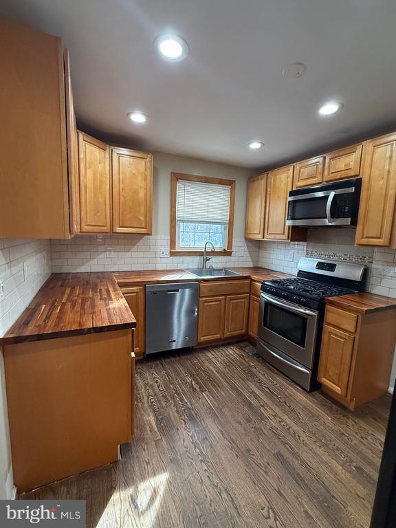 2421 Ramblewood Dr in District Heights, MD - Building Photo - Building Photo