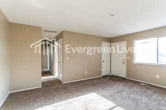 868 Liverpool Pl in Westerville, OH - Foto de edificio - Building Photo