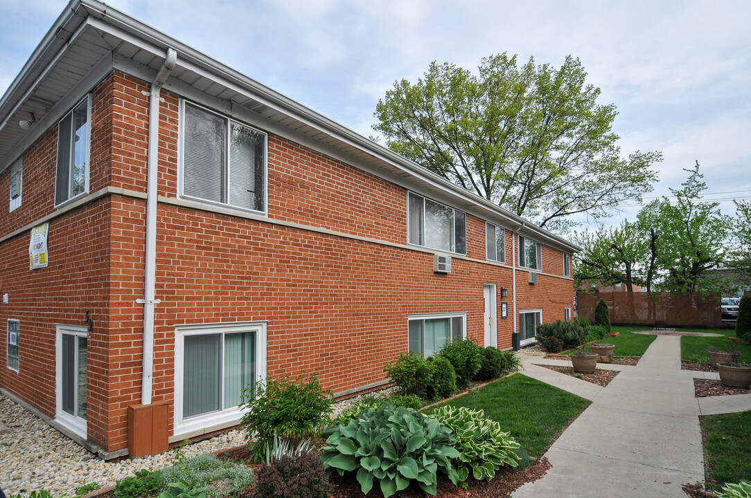 32 N Main St-Unit -1S in Glen Ellyn, IL - Foto de edificio