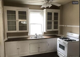 1026 N Elmwood Ave in Peoria, IL - Building Photo - Building Photo