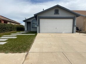 3720 Tierra Alamo Dr in El Paso, TX - Building Photo - Building Photo
