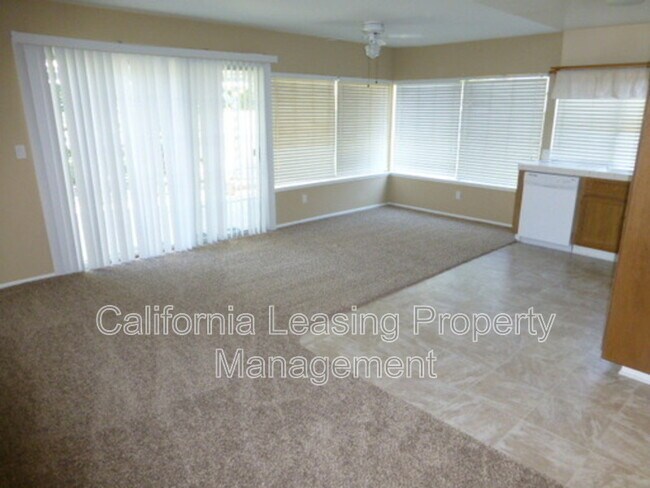 25314 Vía Saludo in Santa Clarita, CA - Building Photo - Building Photo
