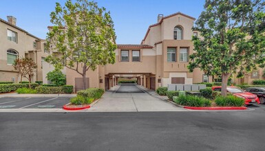 443 Almond Rd in San Marcos, CA - Building Photo - Building Photo