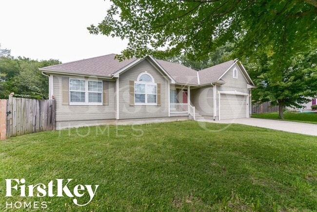 14050 Drury Ct in Grandview, MO - Building Photo - Building Photo