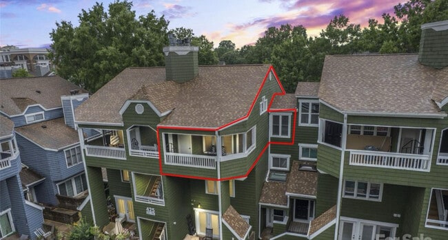 property at 425 W 8th St