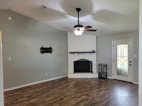 9573 Brentwood Blvd in Navarre, FL - Building Photo - Building Photo