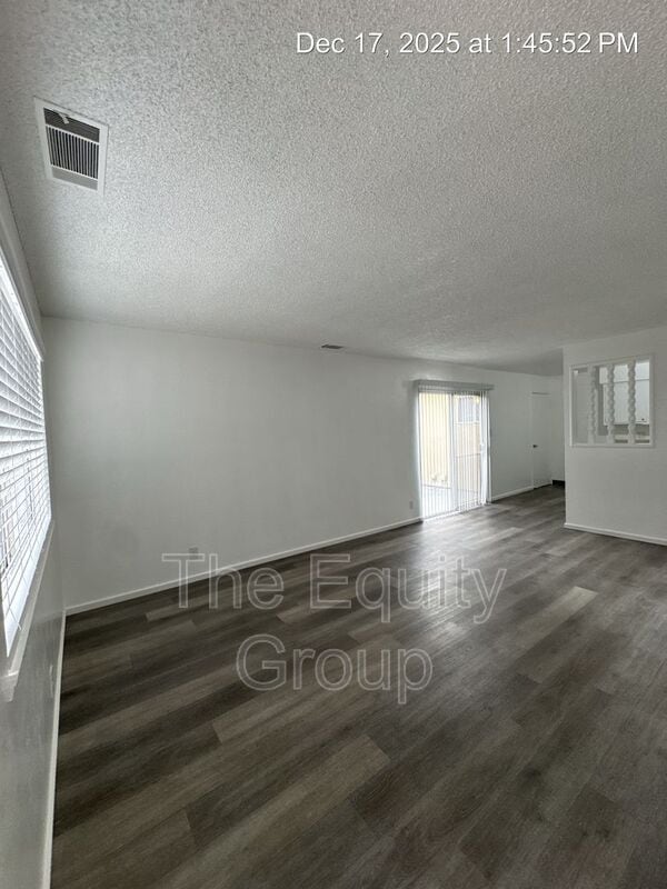 2726 S Sallee Ct in Visalia, CA - Building Photo - Building Photo