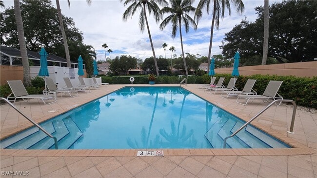 5325 Cove Cir in Naples, FL - Building Photo - Building Photo