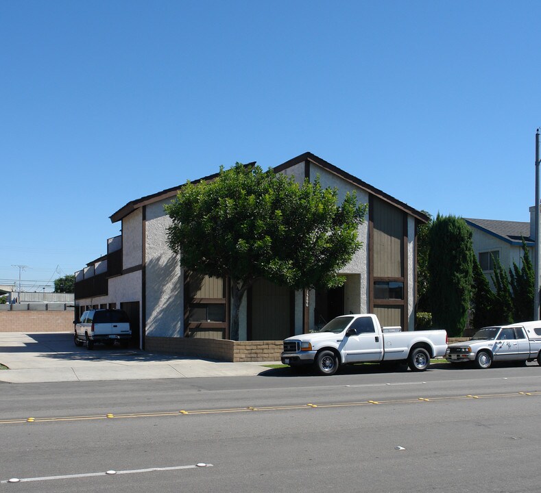 13896 Edwards St in Westminster, CA - Building Photo