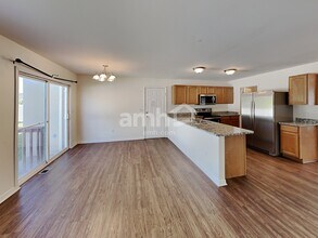 13839 Ralph H Way in Herriman, UT - Foto de edificio - Building Photo