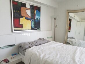 5401 Collins Ave, Unit 1115 in Miami Beach, FL - Building Photo - Building Photo