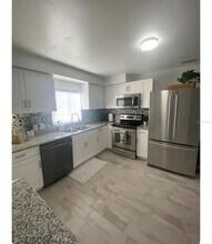 2116 W St John St in Tampa, FL - Foto de edificio - Building Photo