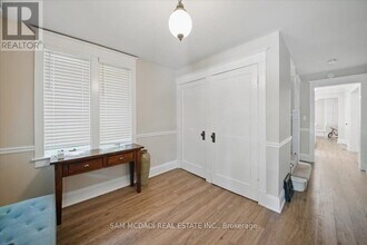 81 Chisholm St in Oakville, ON - Building Photo - Building Photo