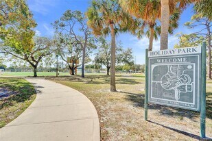 744 NE 14th Ave in Fort Lauderdale, FL - Building Photo