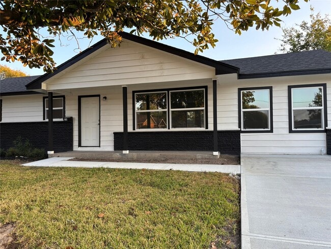 property at 1310 Canterview Dr