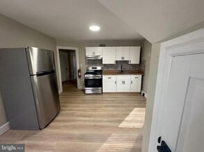 1109 W James St in Norristown, PA - Building Photo - Building Photo